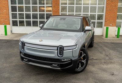 2024 Rivian R1S Adventure