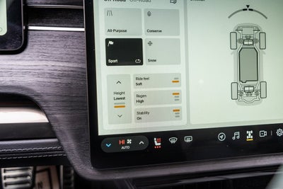 2024 Rivian R1S Adventure