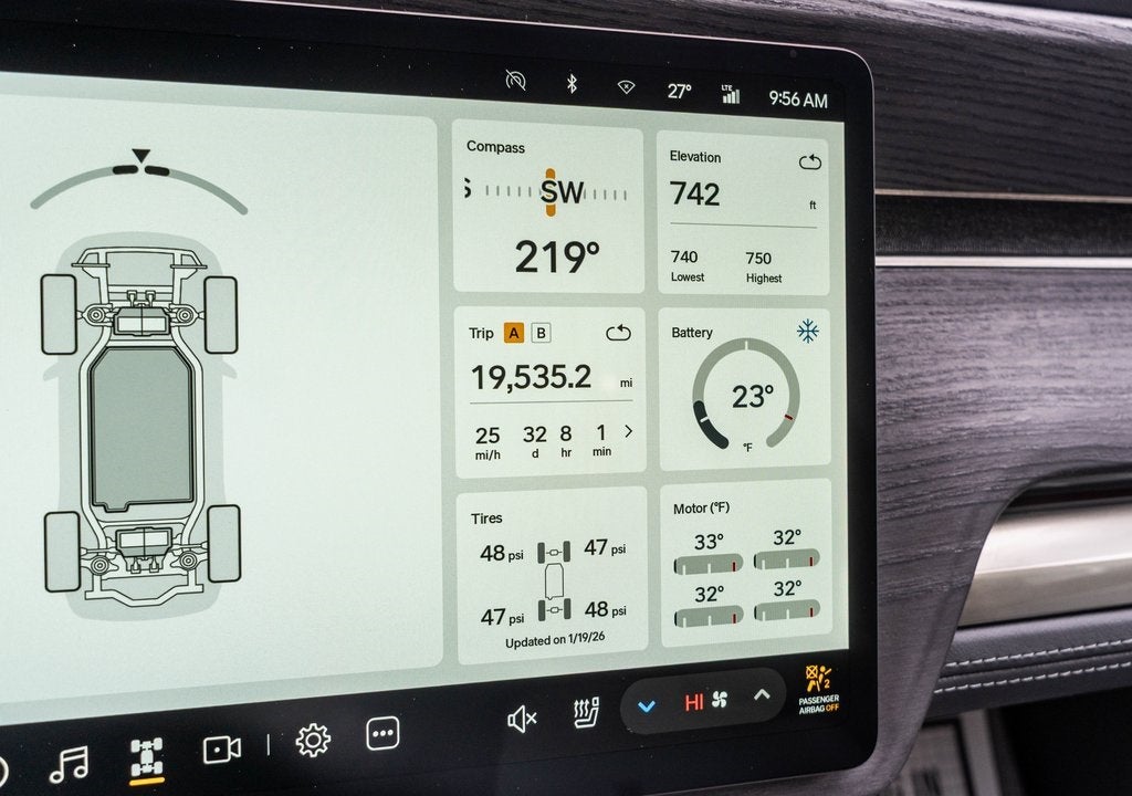 2024 Rivian R1S Adventure