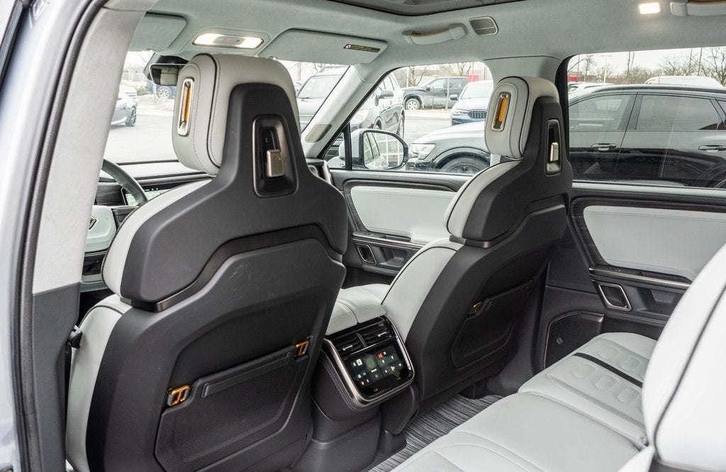 2024 Rivian R1S Adventure