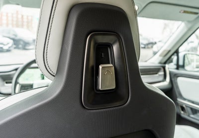 2024 Rivian R1S Adventure