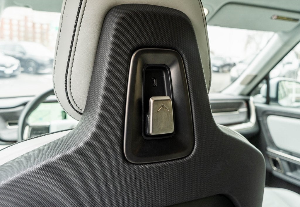 2024 Rivian R1S Adventure