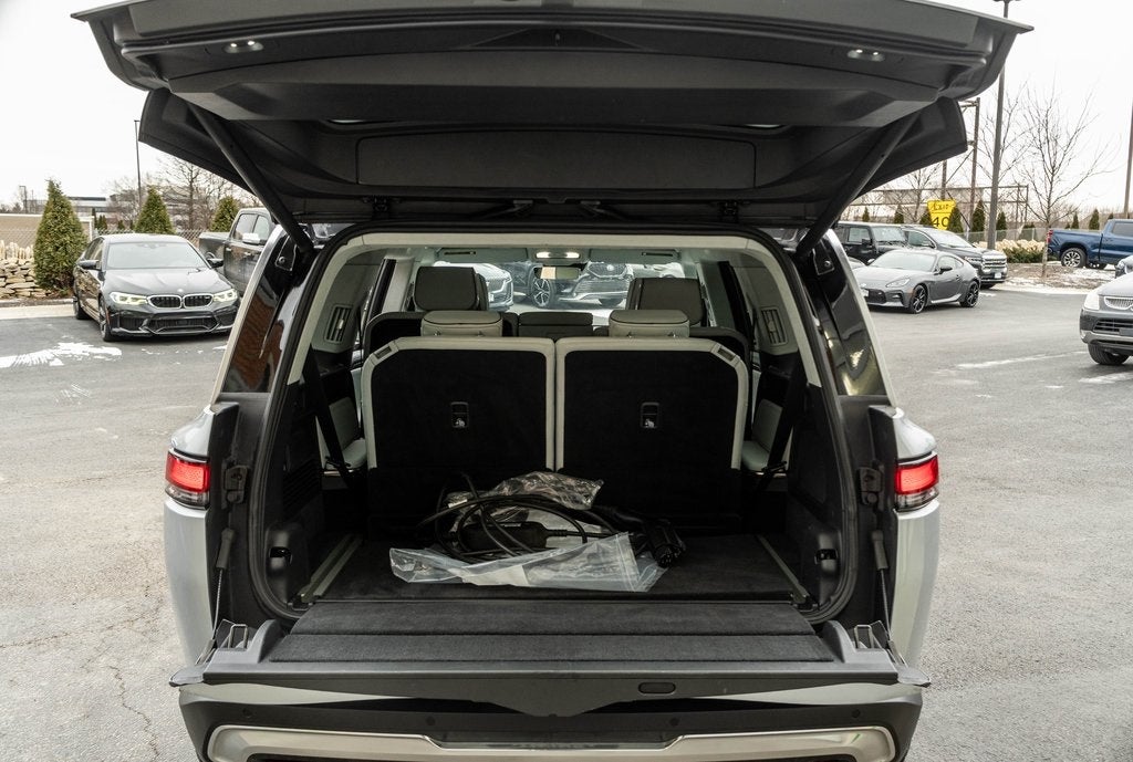 2024 Rivian R1S Adventure