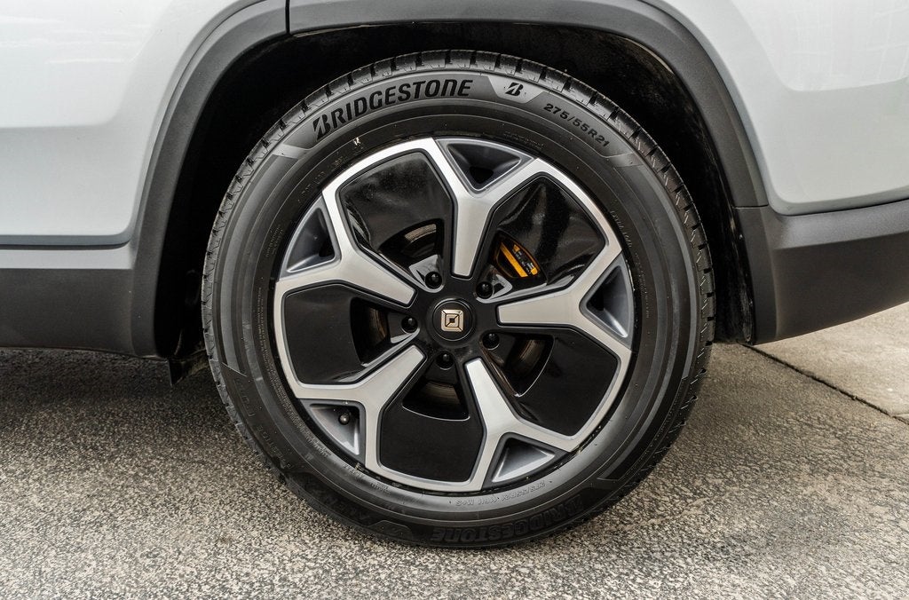 2024 Rivian R1S Adventure