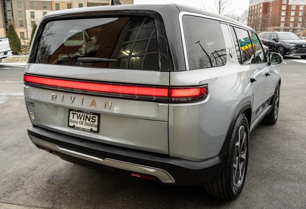 2024 Rivian R1S Adventure