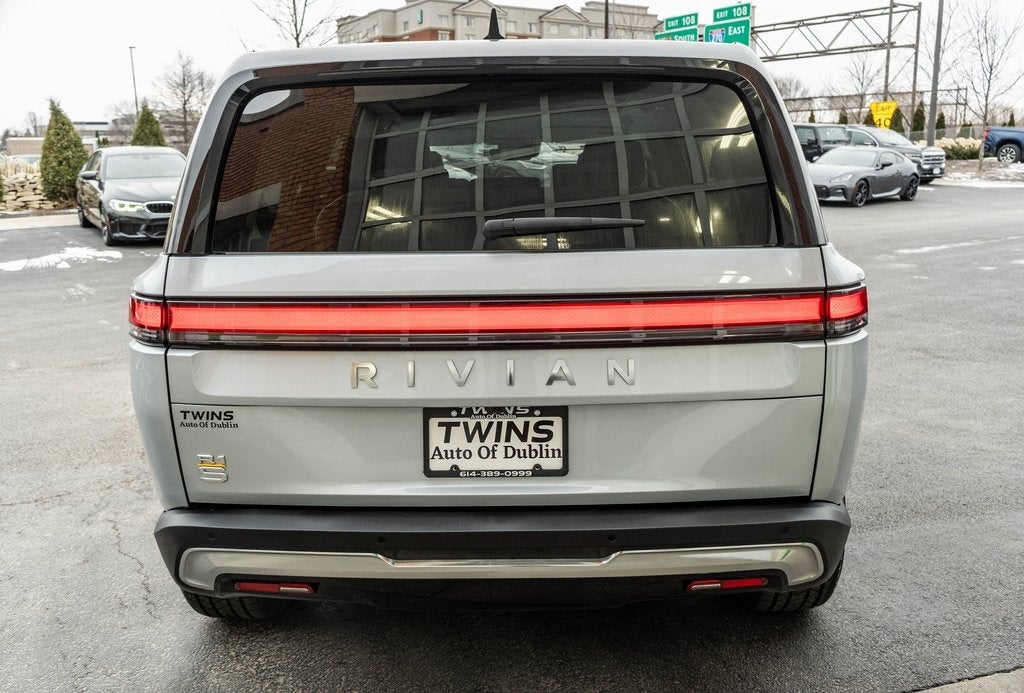 2024 Rivian R1S Adventure