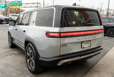 2024 Rivian R1S Adventure