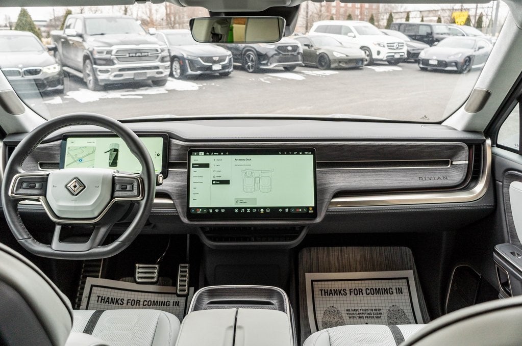 2024 Rivian R1S Adventure