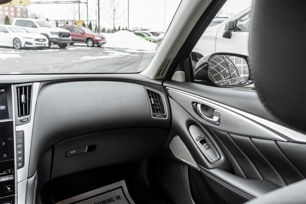 2023 INFINITI Q50 LUXE