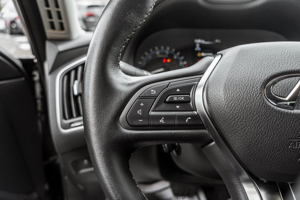 2023 INFINITI Q50 LUXE