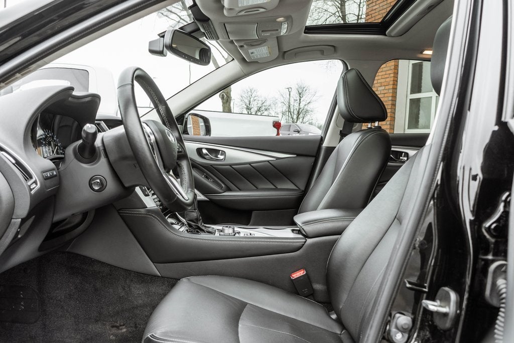 2023 INFINITI Q50 LUXE