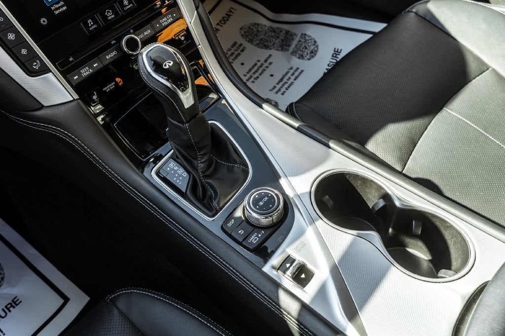 2022 INFINITI Q50 LUXE