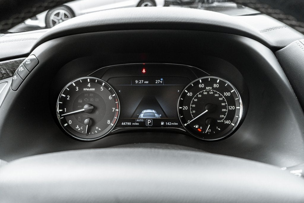 2024 INFINITI QX80 LUXE