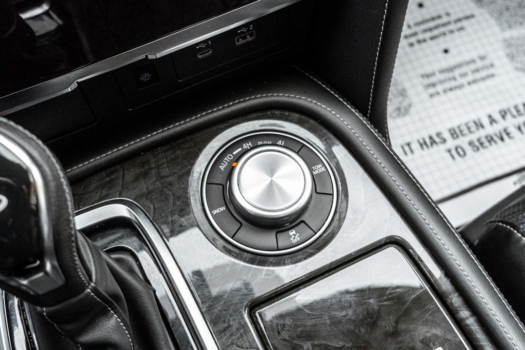 2024 INFINITI QX80 LUXE