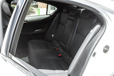 2024 Lexus IS 300