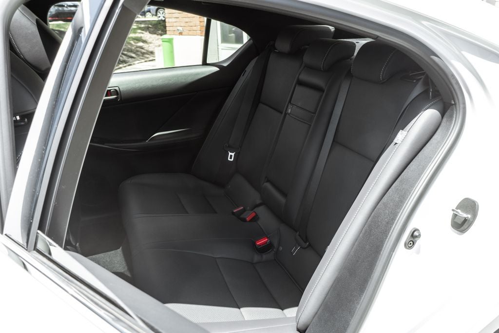 2024 Lexus IS 300