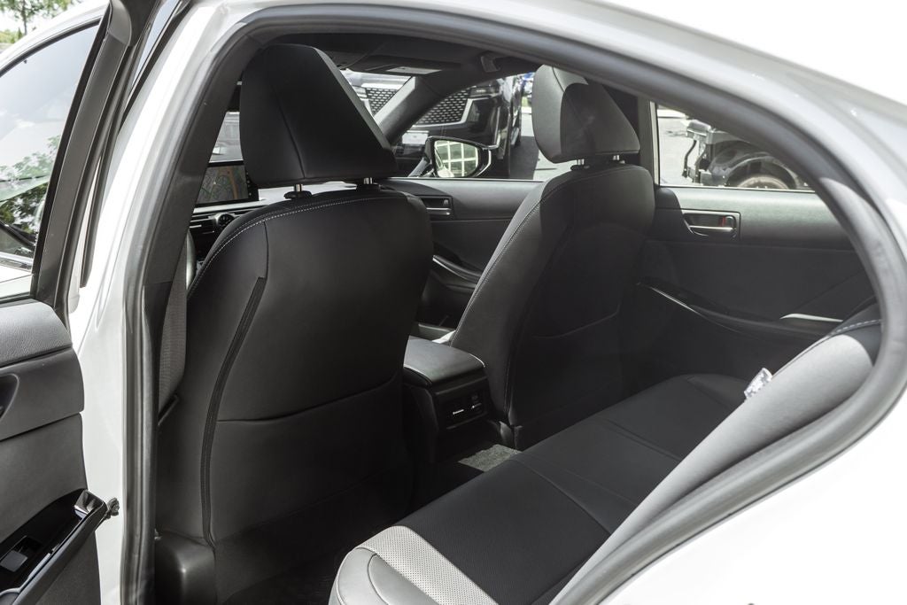 2024 Lexus IS 300