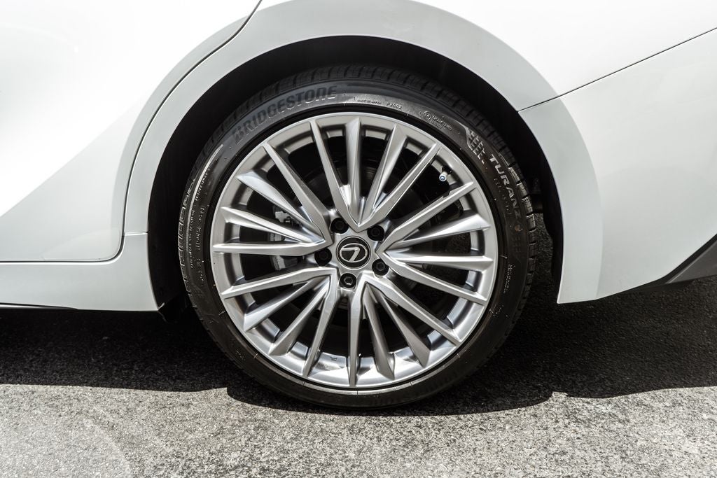 2024 Lexus IS 300