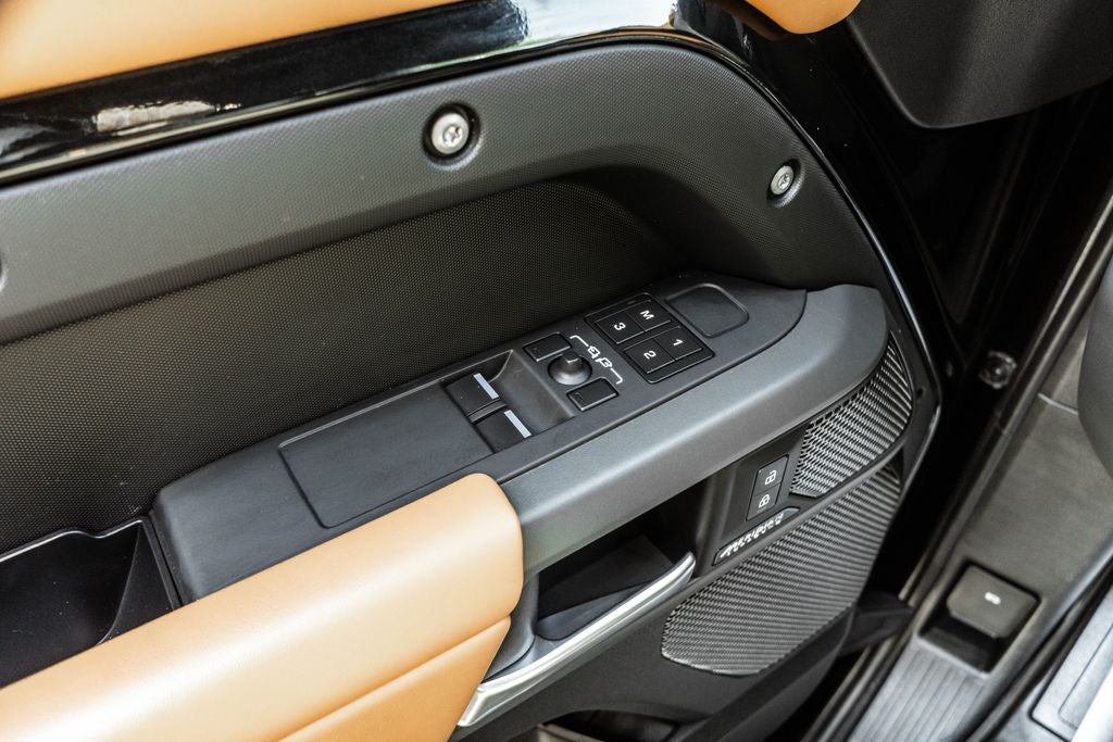 2023 Land Rover Defender 90 X-Dynamic SE