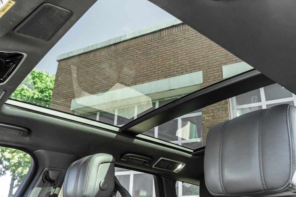 2021 Land Rover Range Rover Sport HSE Silver Edition