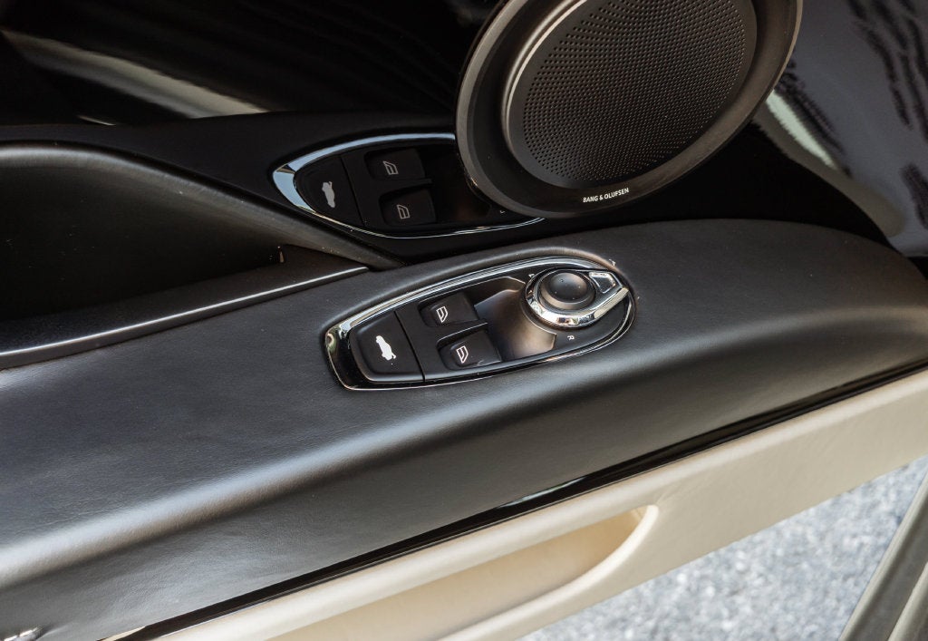 2018 Aston Martin DB11 Base