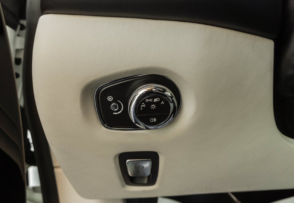 2018 Aston Martin DB11 Base