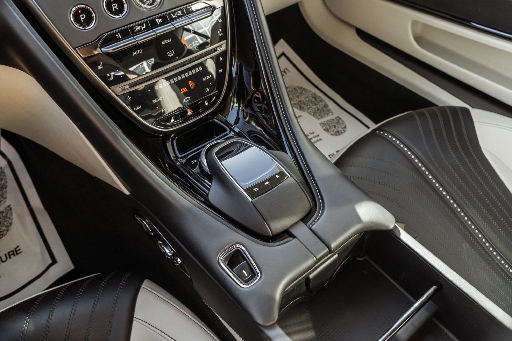 2018 Aston Martin DB11 Base