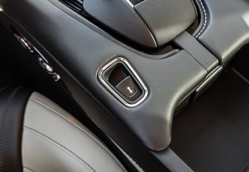 2018 Aston Martin DB11 Base
