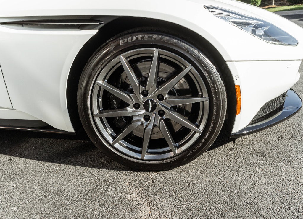 2018 Aston Martin DB11 Base