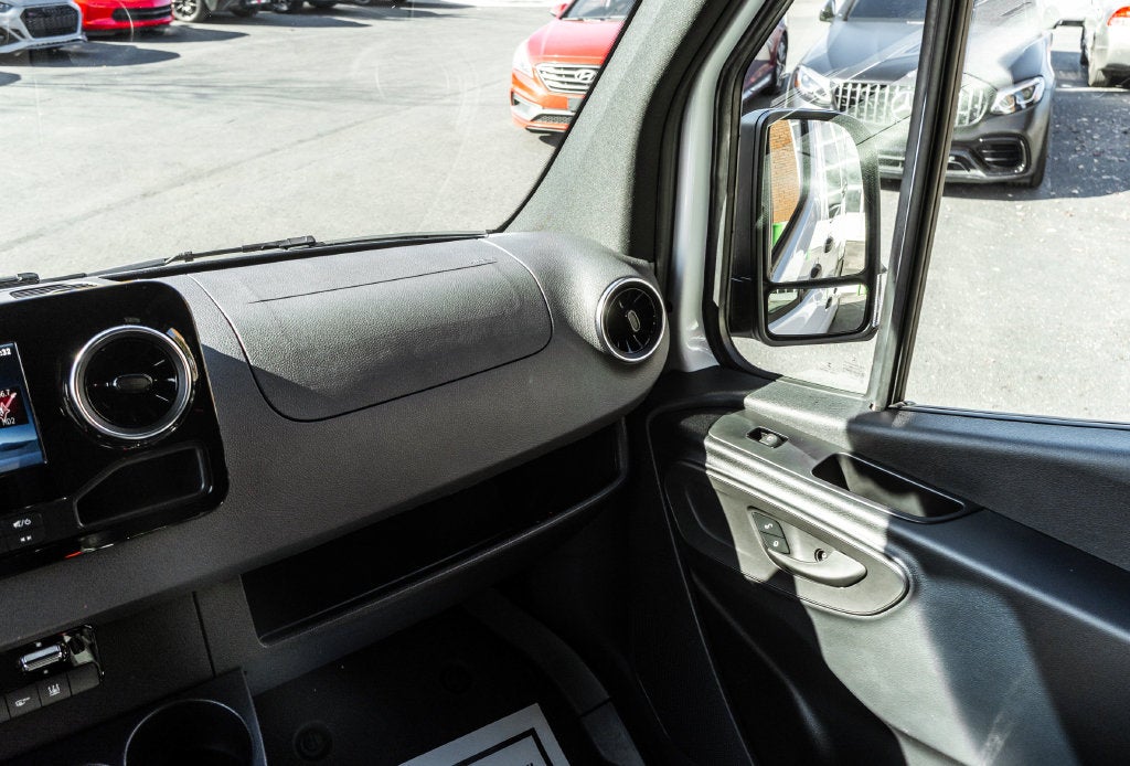 2025 Mercedes-Benz Sprinter 2500 Passenger 144 WB