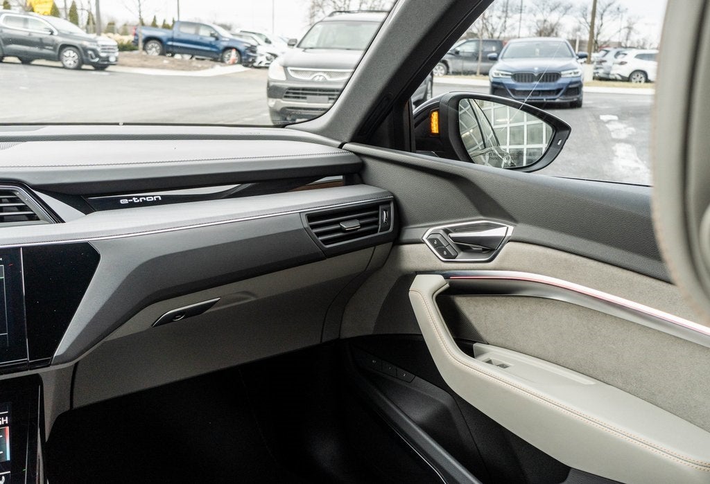 2024 Audi Q8 e-tron Prestige quattro