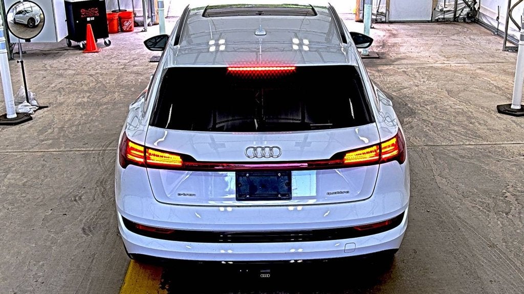 2021 Audi e-tron Prestige quattro