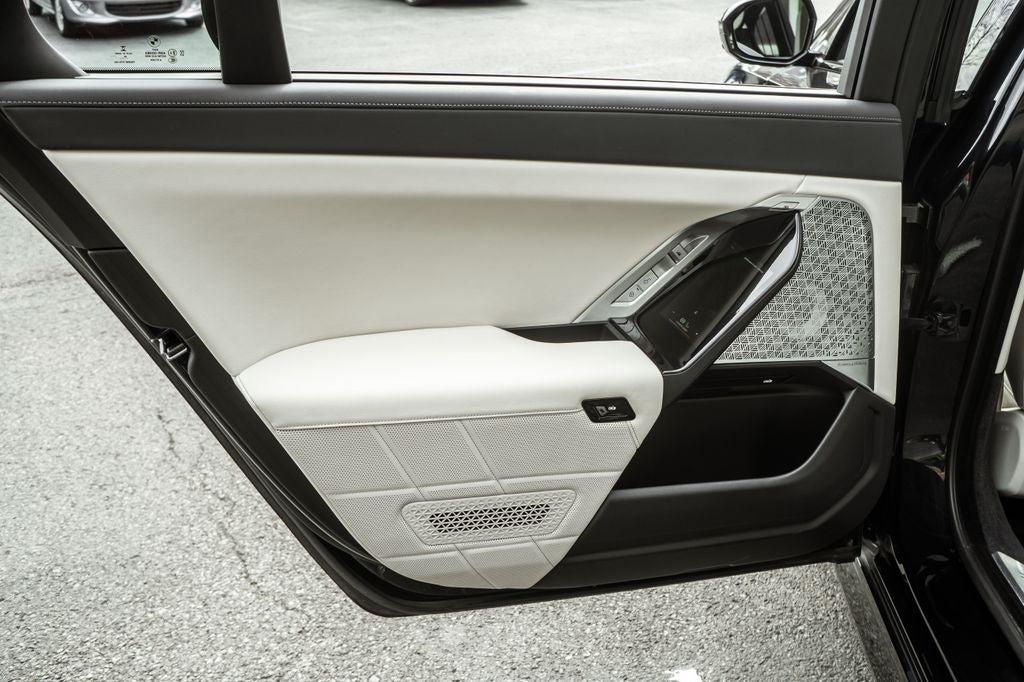 2023 BMW 7 Series 760i xDrive