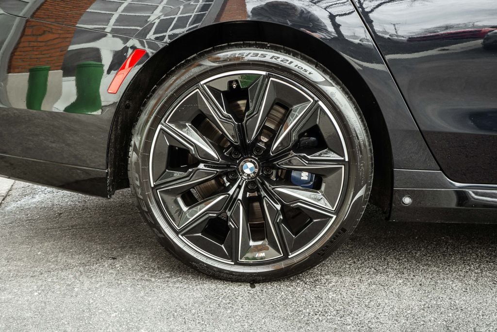 2023 BMW 7 Series 760i xDrive