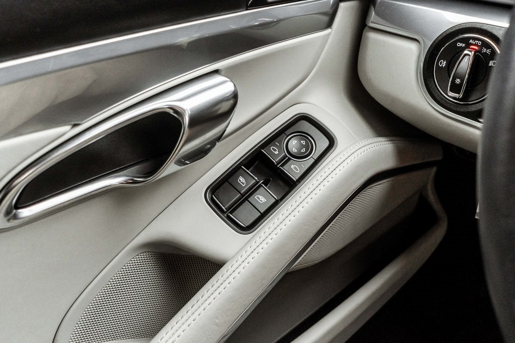 2017 Porsche 718 Cayman Base