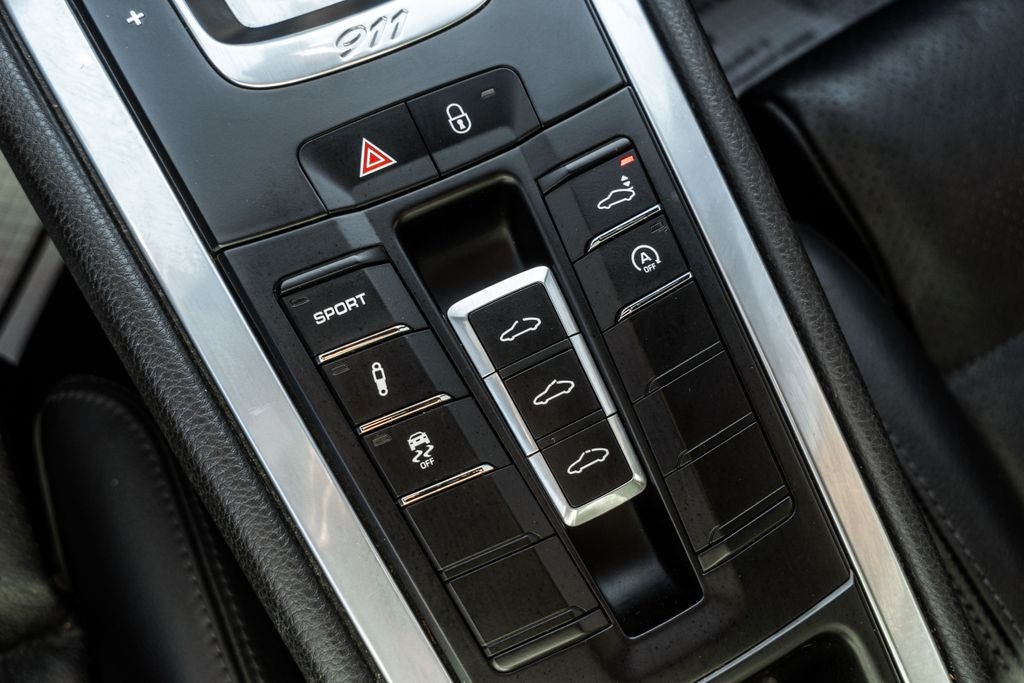 2018 Porsche 911 Carrera
