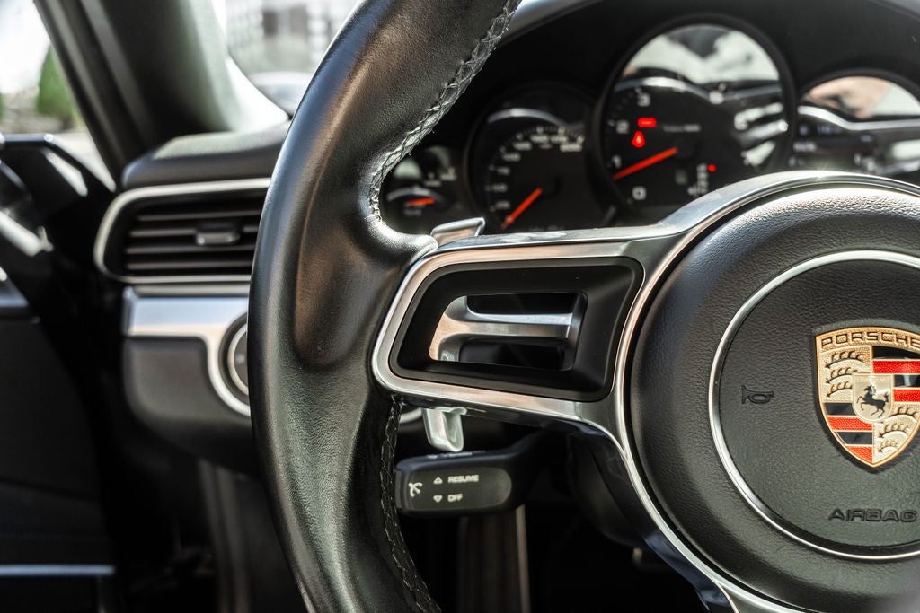 2018 Porsche 911 Carrera