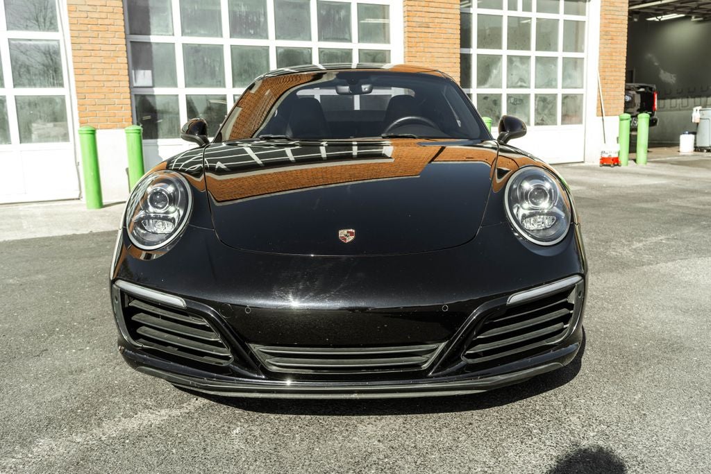 2018 Porsche 911 Carrera