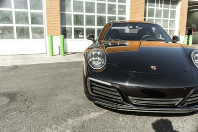 2018 Porsche 911 Carrera