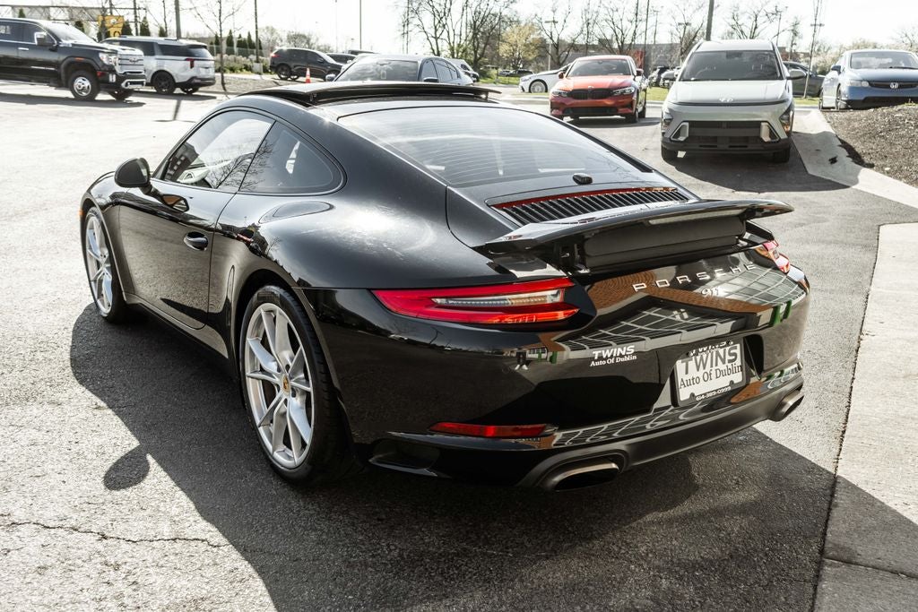 2018 Porsche 911 Carrera