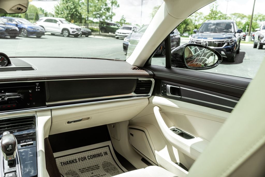 2023 Porsche Panamera 4 Platinum Edition
