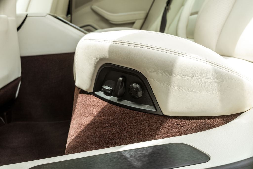 2023 Porsche Panamera 4 Platinum Edition