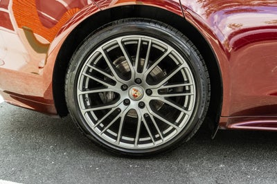 2023 Porsche Panamera 4 Platinum Edition
