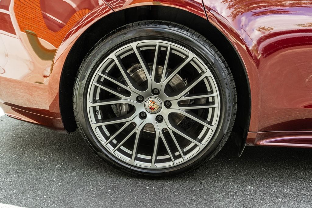 2023 Porsche Panamera 4 Platinum Edition