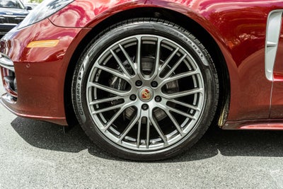 2023 Porsche Panamera 4 Platinum Edition
