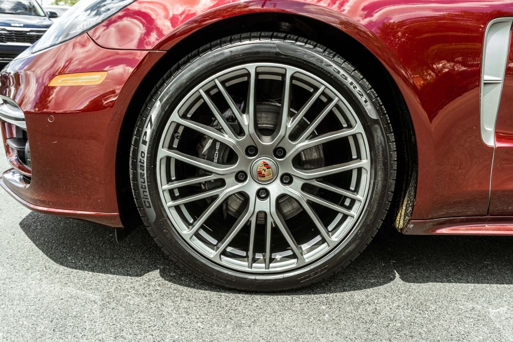 2023 Porsche Panamera 4 Platinum Edition