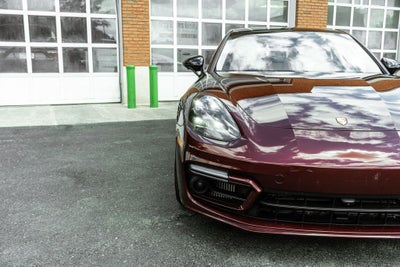 2023 Porsche Panamera 4 Platinum Edition