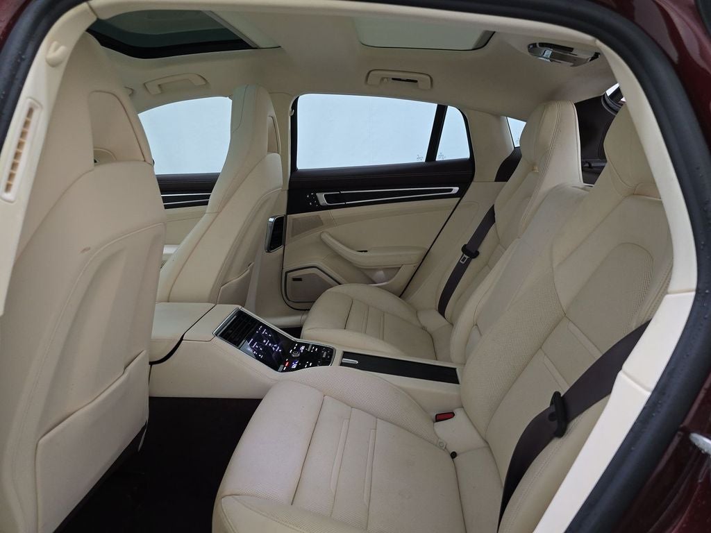 2023 Porsche Panamera 4 Platinum Edition
