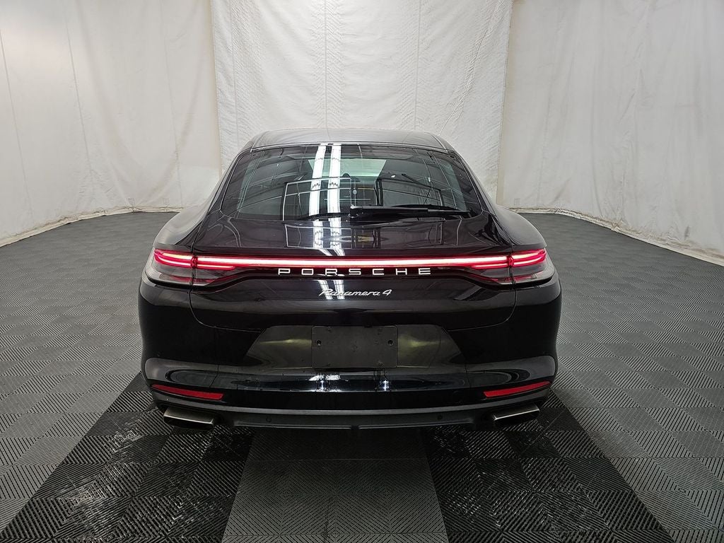 2023 Porsche Panamera 4