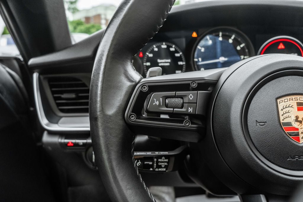 2020 Porsche 911 Carrera